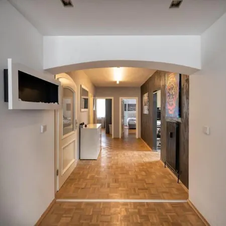 Apartment Dachgeschosswohnung Mit Bergpanorama
