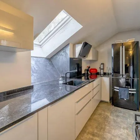 Apartment Dachgeschosswohnung Mit Bergpanorama