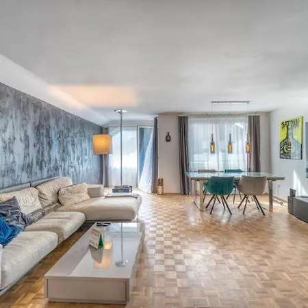 Dachgeschosswohnung Mit Bergpanorama