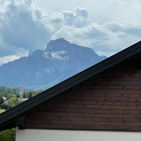 Apartment Dachgeschosswohnung Mit Bergpanorama Salzburg